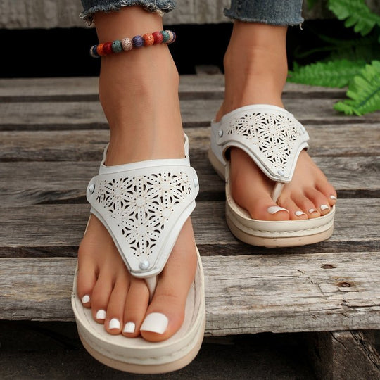 Damen Komfortable Zehentrenner-Sandalen mit feinem Lochmuster und ergonomischem Fußbett EB