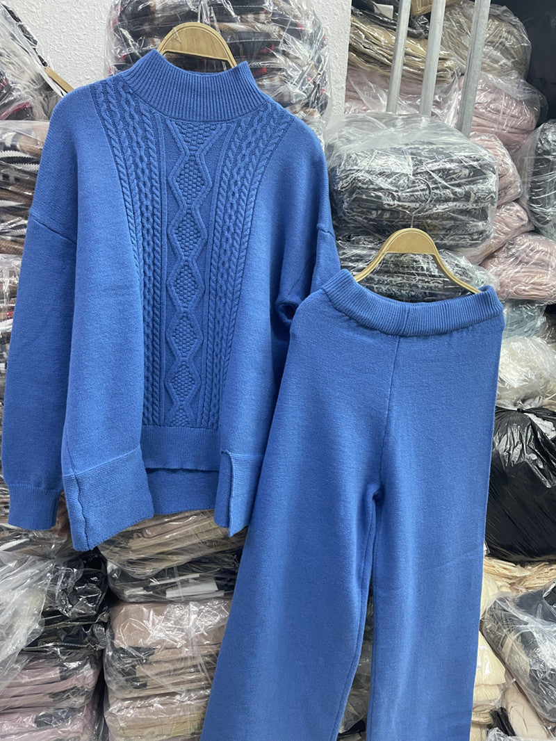 Damen eleganter Strickanzug mit hohem Kragen und farbenfrohem Muster EB