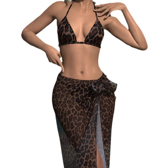 Damen Triangel-Bikini mit elegantem Leopardenmuster und passendem Wickelrock EB
