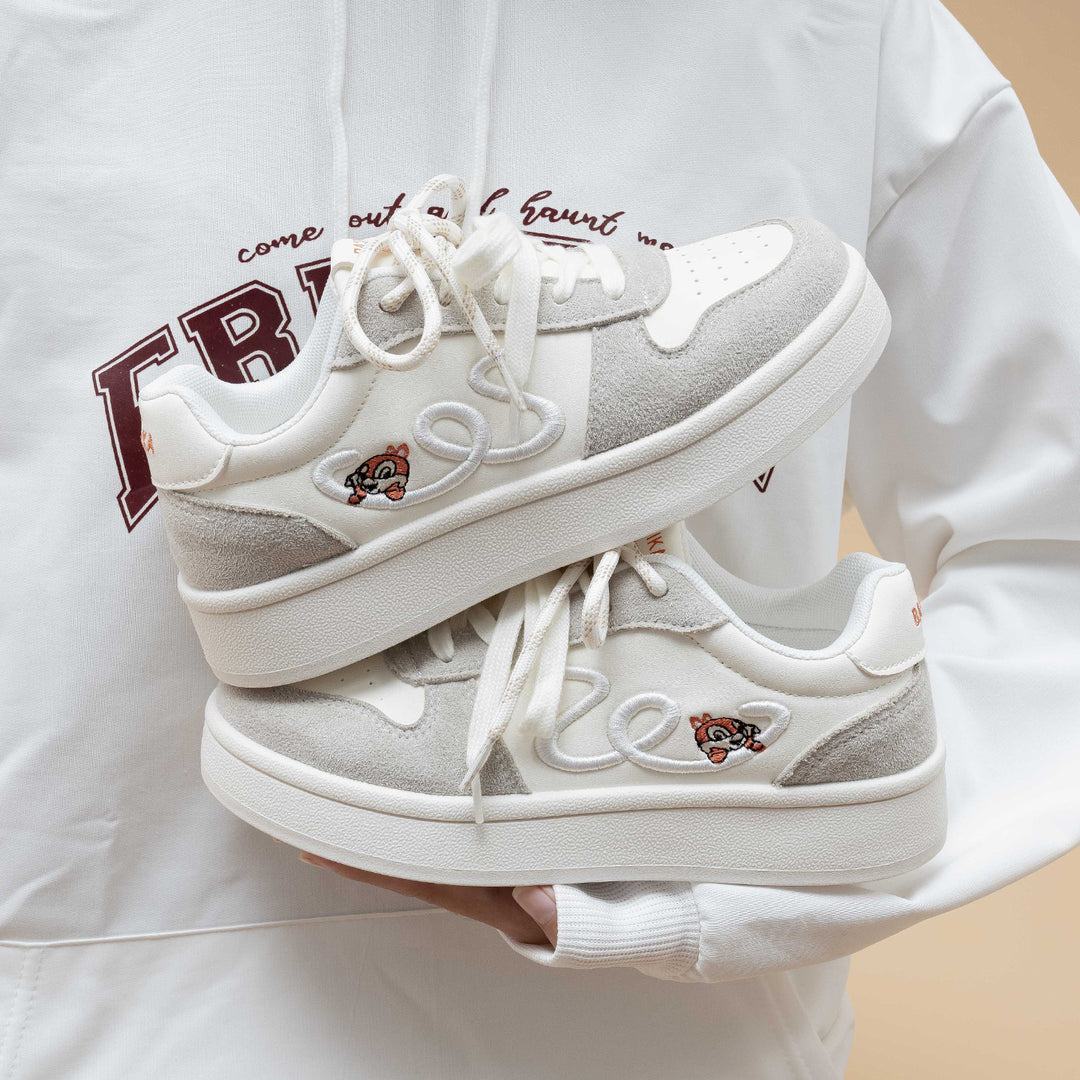 Damen Komfortable Freizeitsneaker mit modischem Stickereidesign EB