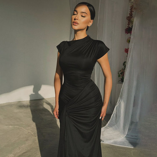 Damen Elegantes Maxikleid mit Drapierung und asymmetrischem Saum EB