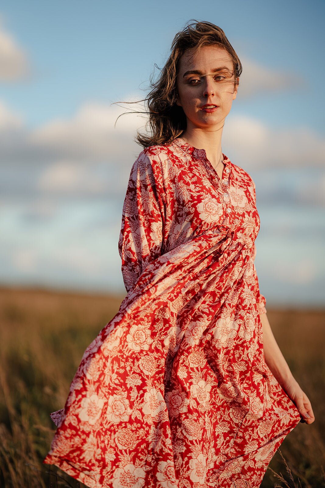Damen Maxikleid mit floralen Mustern und elegantem Hemdkragen EB