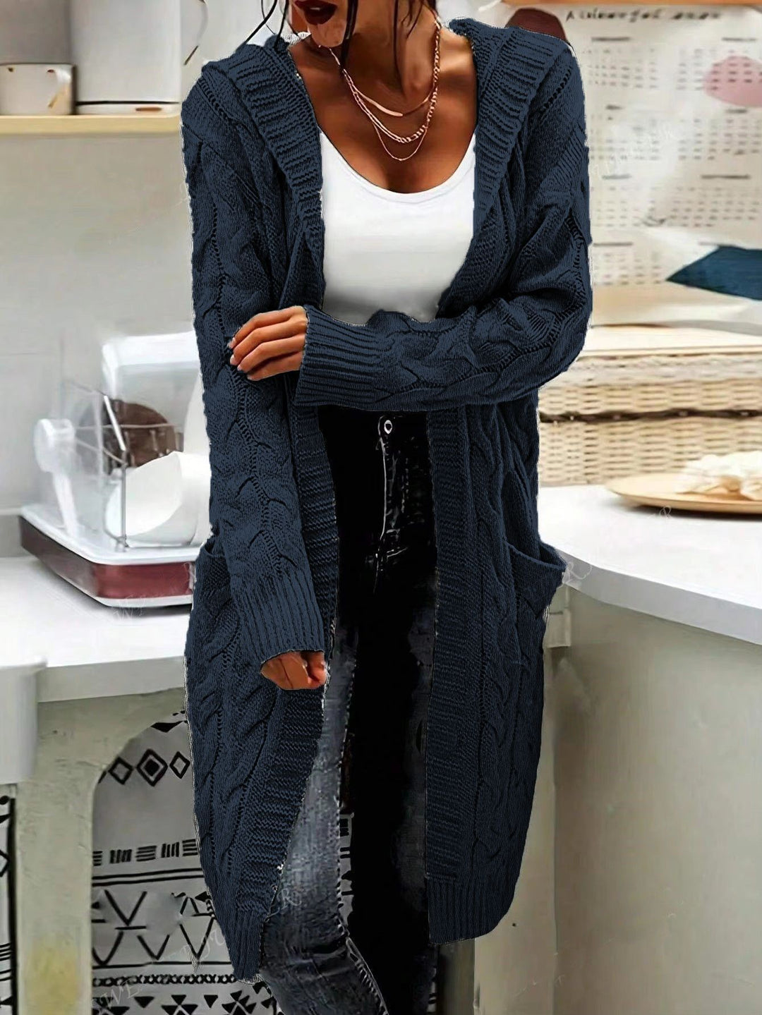 Damen Grobstrickcardigan mit praktischen Taschen und eleganten Zopfdetails EB