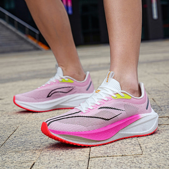 Damen Hochleistungs-Laufschuhe mit atmungsaktiver Oberflächenstruktur und optimierter Dämpfung EB