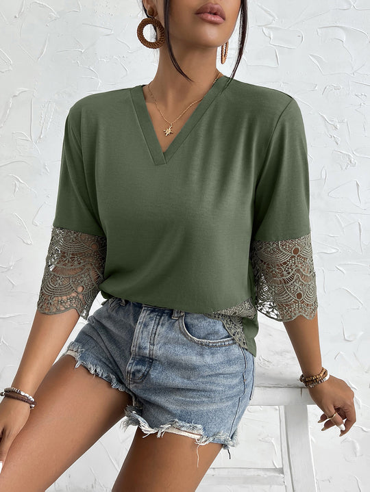 Damen T-Shirt mit Spitzenbesatz und V-Ausschnitt EB