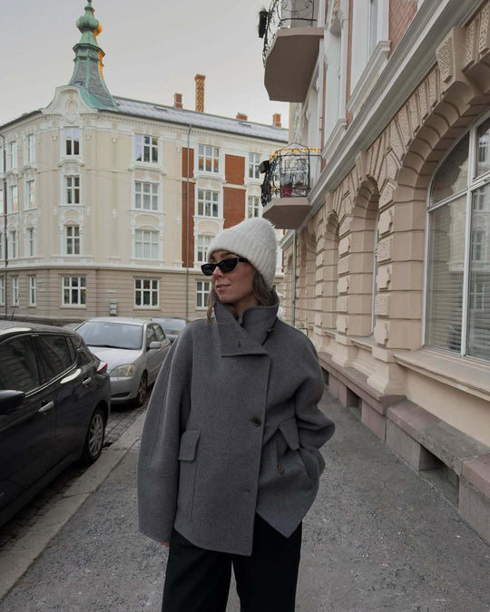 Damen Oversized Winterjacke mit hohem Kragen und Knopfverschluss EB