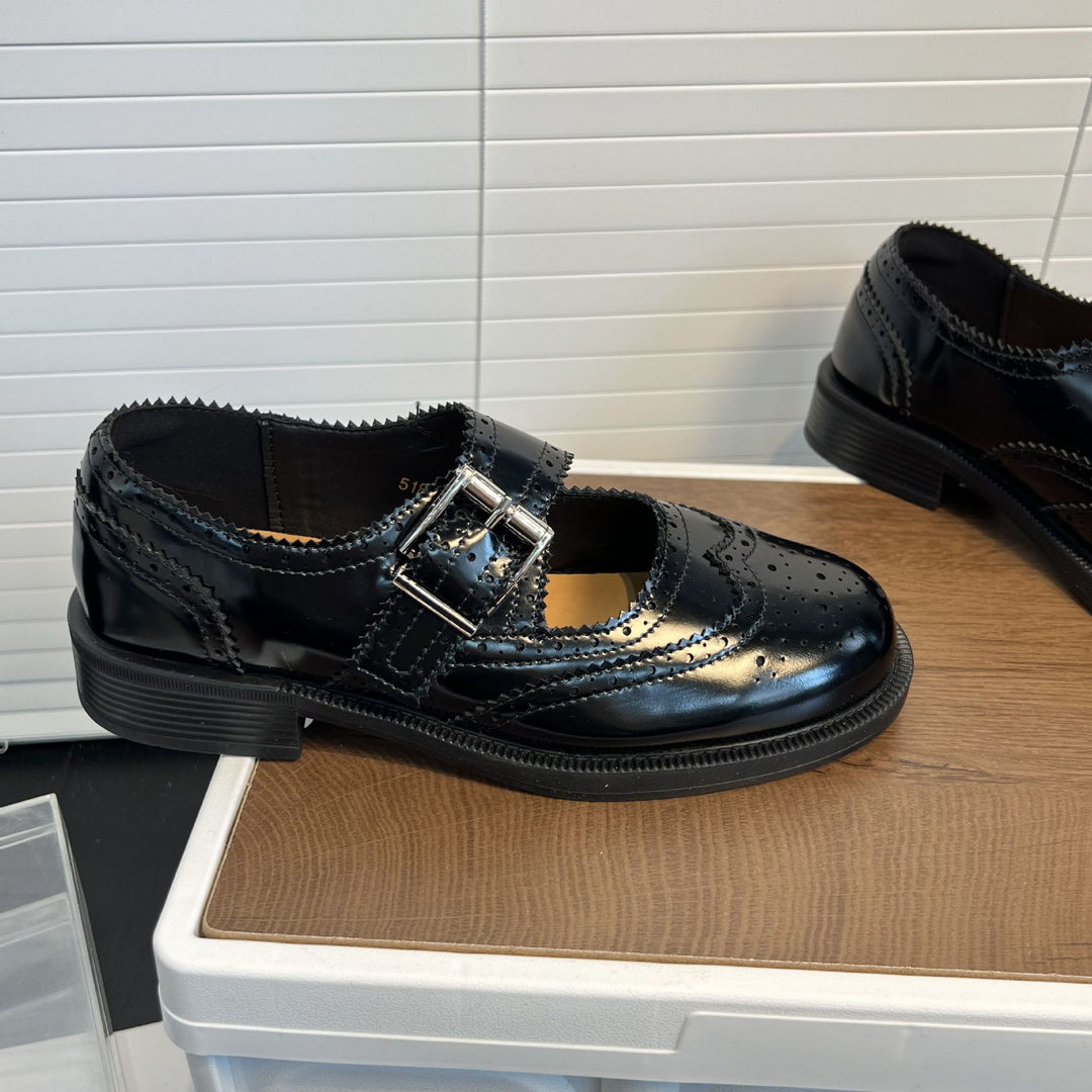 Damen Elegante Ballerinas mit modischem Schnallenverschluss und feiner Perforation EB