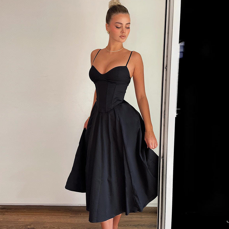 Damen Elegantes Abendkleid mit tailliertem Oberteil und schwingendem Rock EB