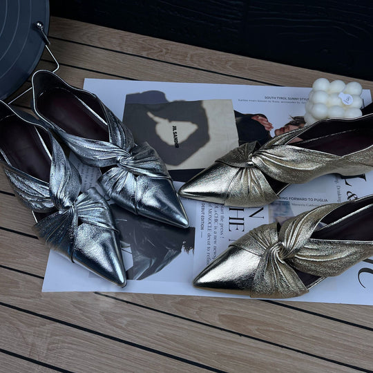 Damen Slipper mit eleganter Knotenverzierung und spitz zulaufendem Design EB