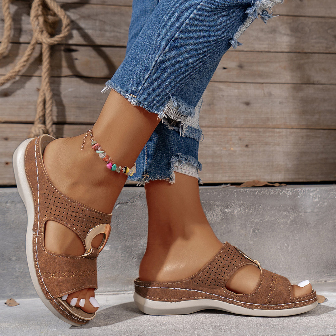 Damen Riemchen-Sandalen mit modischem Lochmuster und eleganter Applikation EB