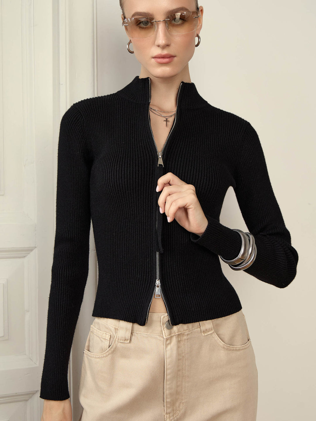 Damen Strickpullover mit hochgeschlossenem Reißverschluss und Rippstruktur EB