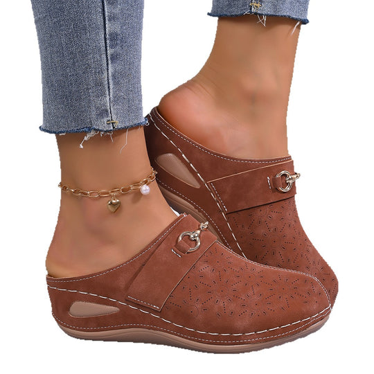Damen Komfortable Clogs mit eleganter Verzierung EB
