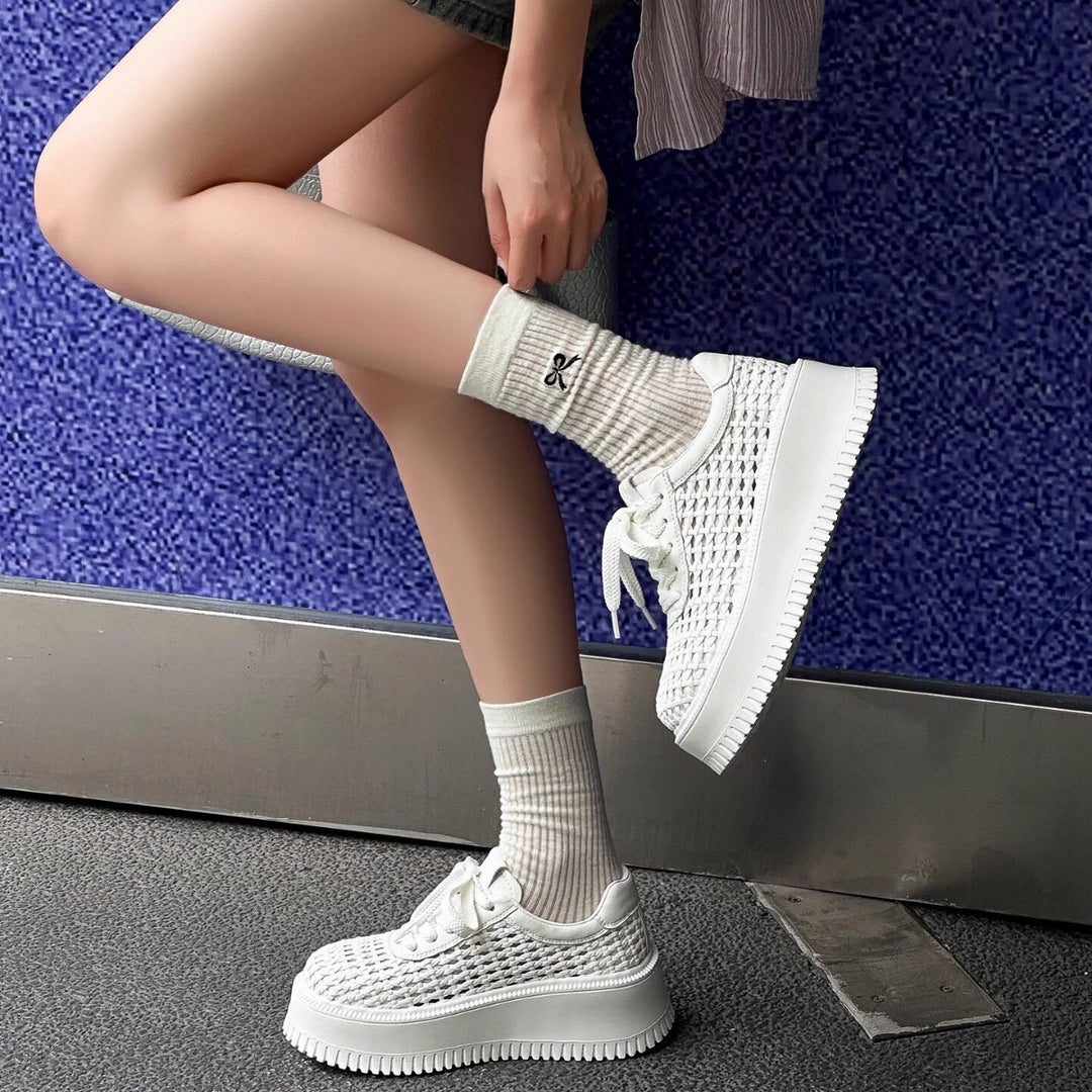 Damen Sportliche Sneaker mit atmungsaktivem Netzdesign und komfortabler Plateau-Sohle EB