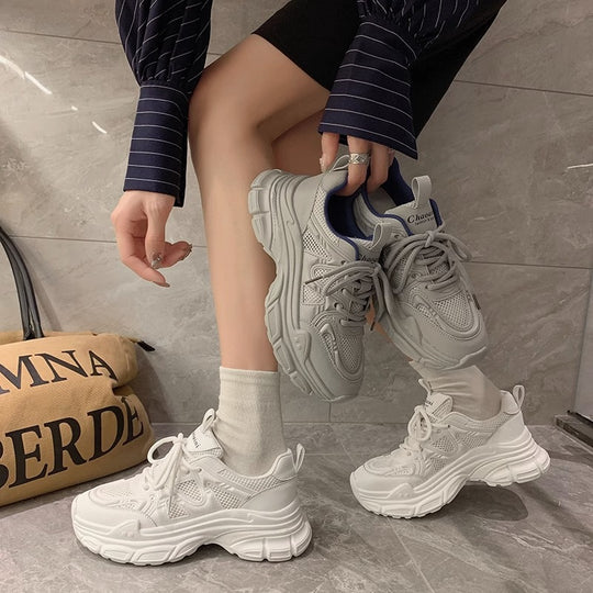 Damen Sportliche Lauf-Sneaker mit atmungsaktiver Mesh-Oberfläche und dämpfender Sohle EB