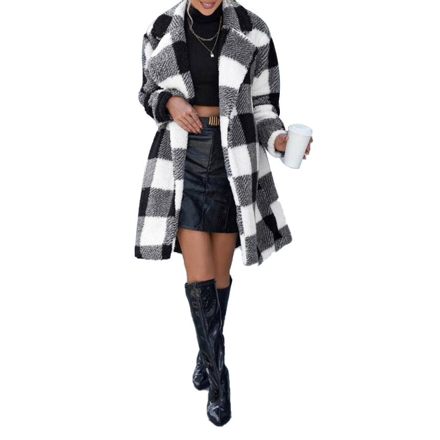 Damen Kuscheliger Karomantel mit oversized Schnitt und weichem Innenfutter EB