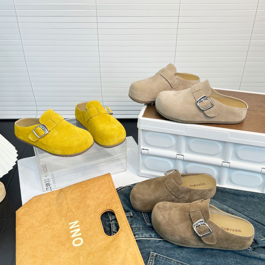 Damen Bequeme Wildleder-Clogs mit verstellbarem Riemen und ergonomischem Fußbett EB