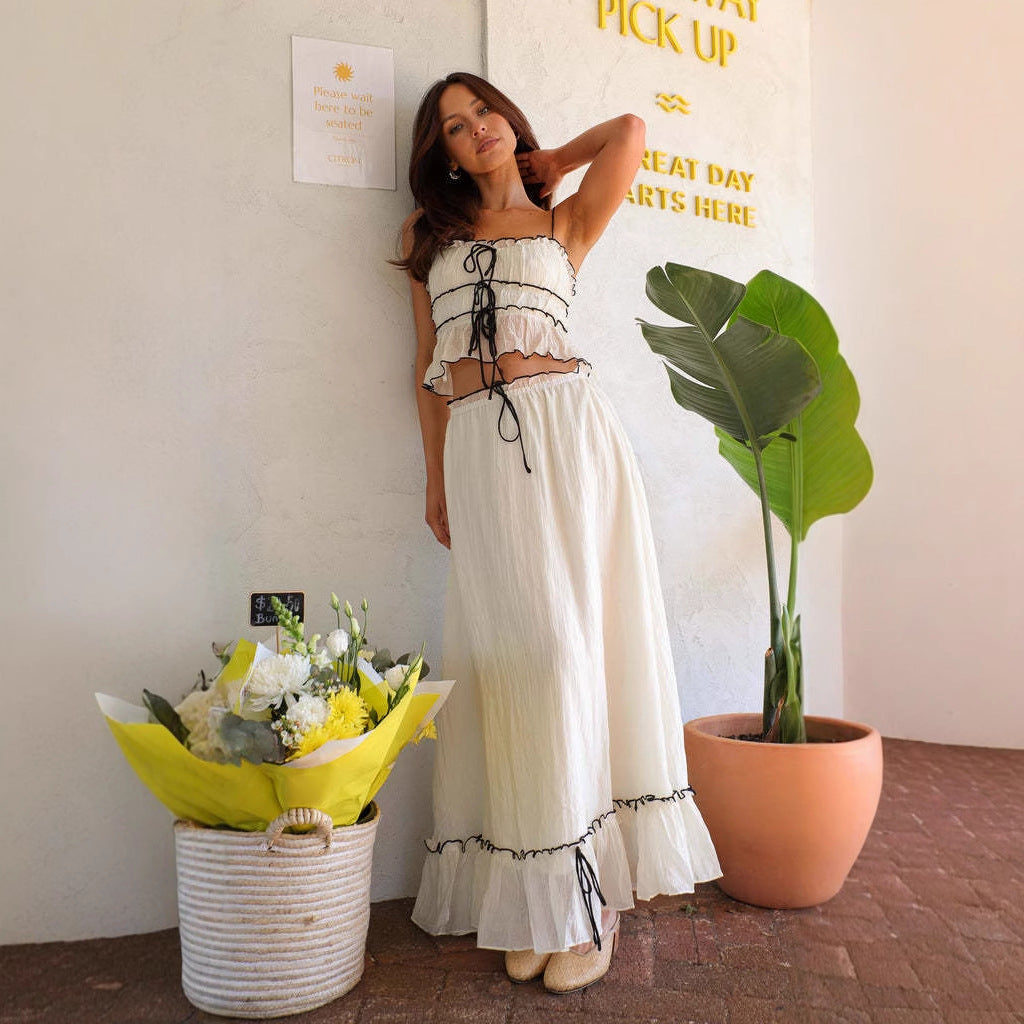 Damen Maxikleid mit romantischem Schnitt und verspielten Rüschendetails EB
