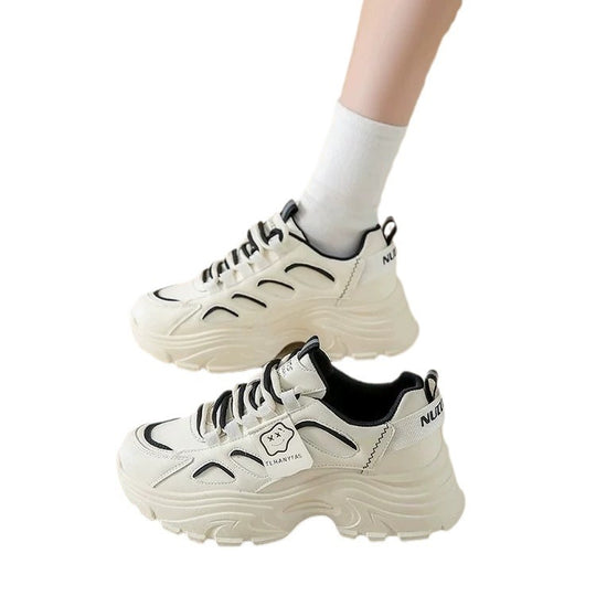 Damen Sportliche Chunky Sneakers mit ergonomischer Dämpfung und atemberaubender Oberflächenstruktur EB
