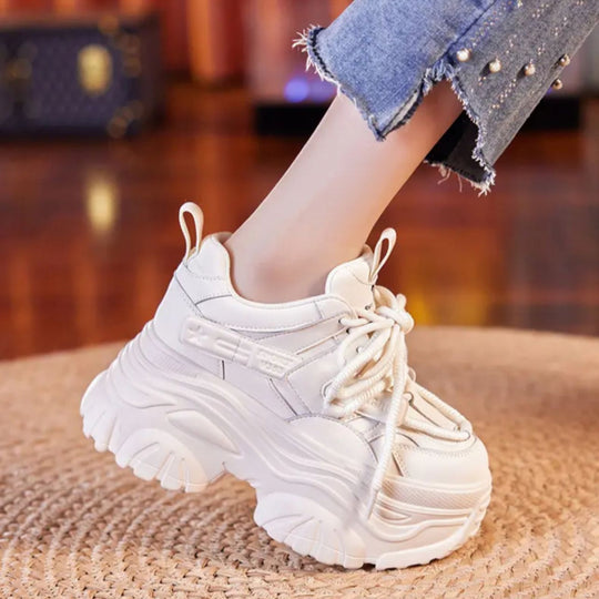 Damen Sportliche Chunky-Sneaker mit verstärktem Sohlenprofil und atmungsaktivem Obermaterial EB