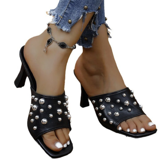 Damen Mules mit glamourösem Perlendetail und elegantem Blockabsatz EB