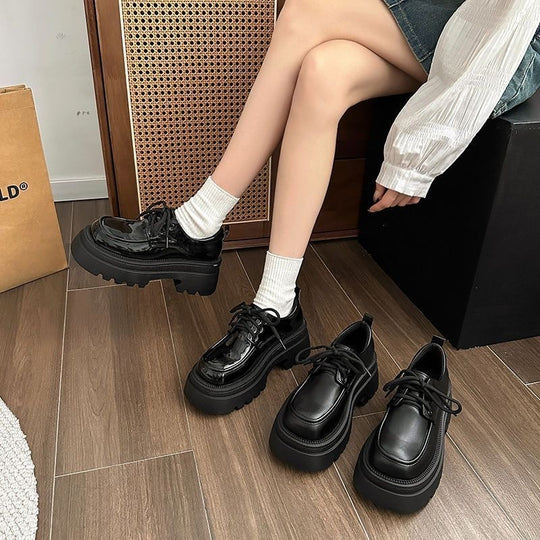 Damen Elegante Plateau Schnürschuhe mit glänzendem Obermaterial EB
