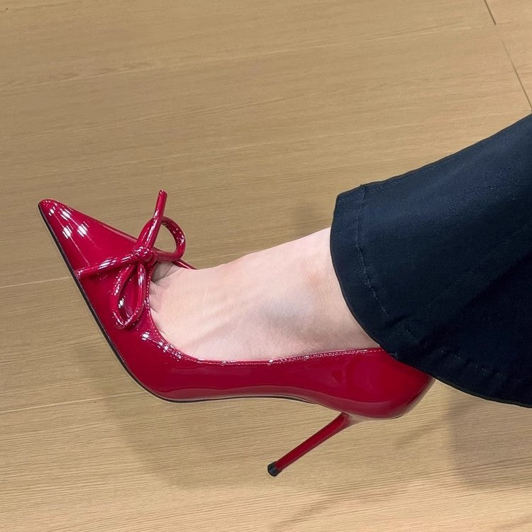 Damen elegante Pumps mit dekorativer Schleifenapplikation und hochglänzendem Finish EB