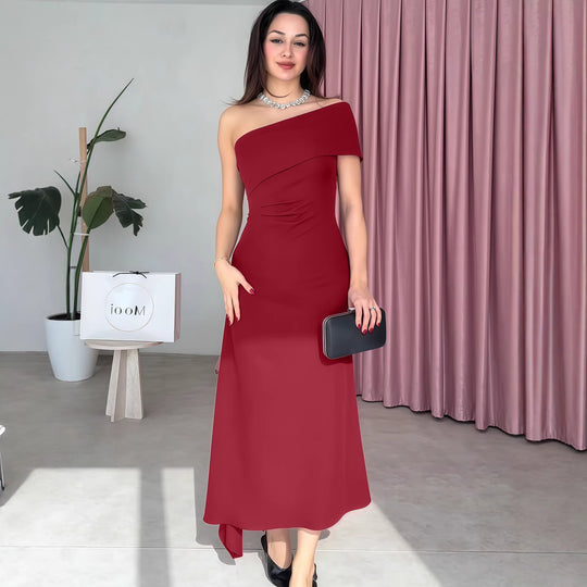 Damen Elegantes Maxikleid mit asymmetrischem Ausschnitt und raffiniertem Träger EB