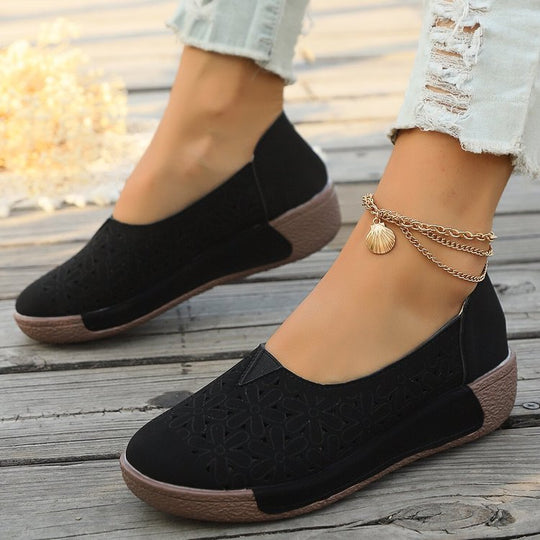 Damen bequeme Slipper mit luftiger Blumenstanzung EB