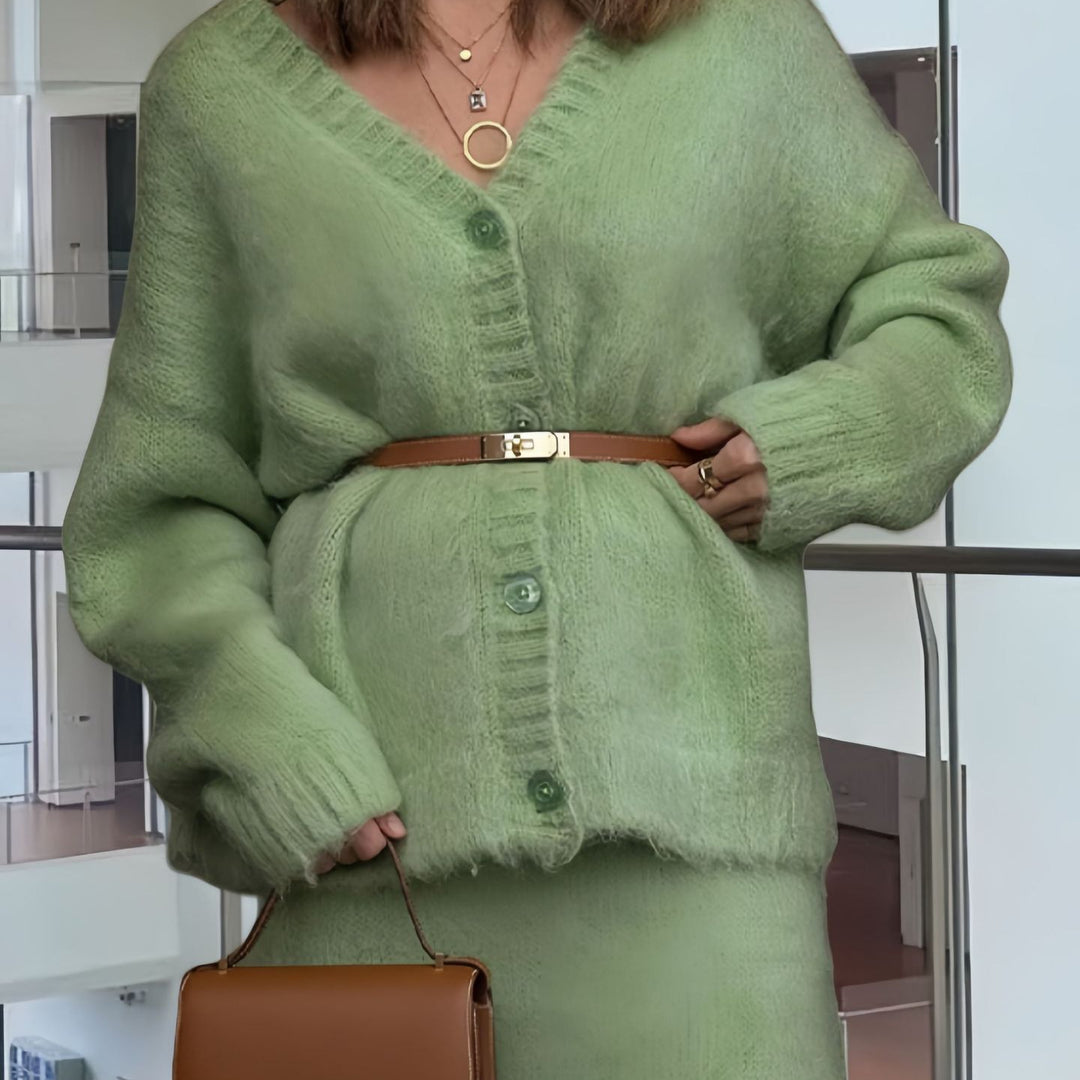 Damen Strickkleid mit tiefem V-Ausschnitt und weichem Mohair-Material EB