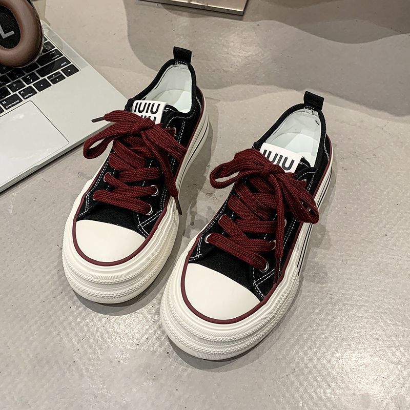 Damen Canvas Sneakers mit kontrastierenden Details und bequemen Schnürsenkeln EB