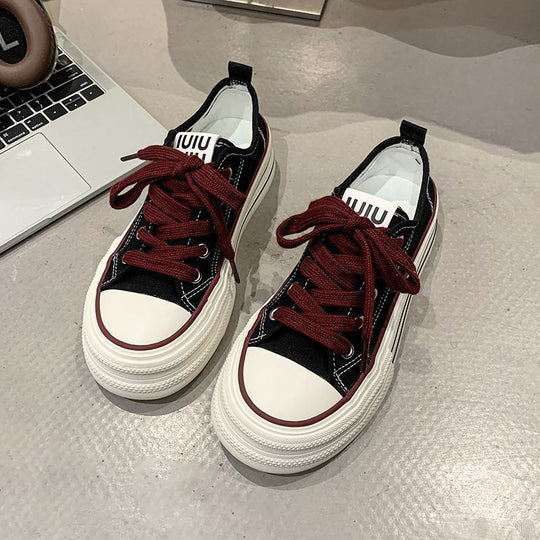 Damen Canvas Sneakers mit kontrastierenden Details und bequemen Schnürsenkeln EB