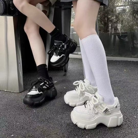 Damen Plateausneaker mit innovativem Sohlenprofil und stylischem Design EB