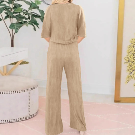 Damen luftiges Sommer-Outfit im lässigen Stil EB