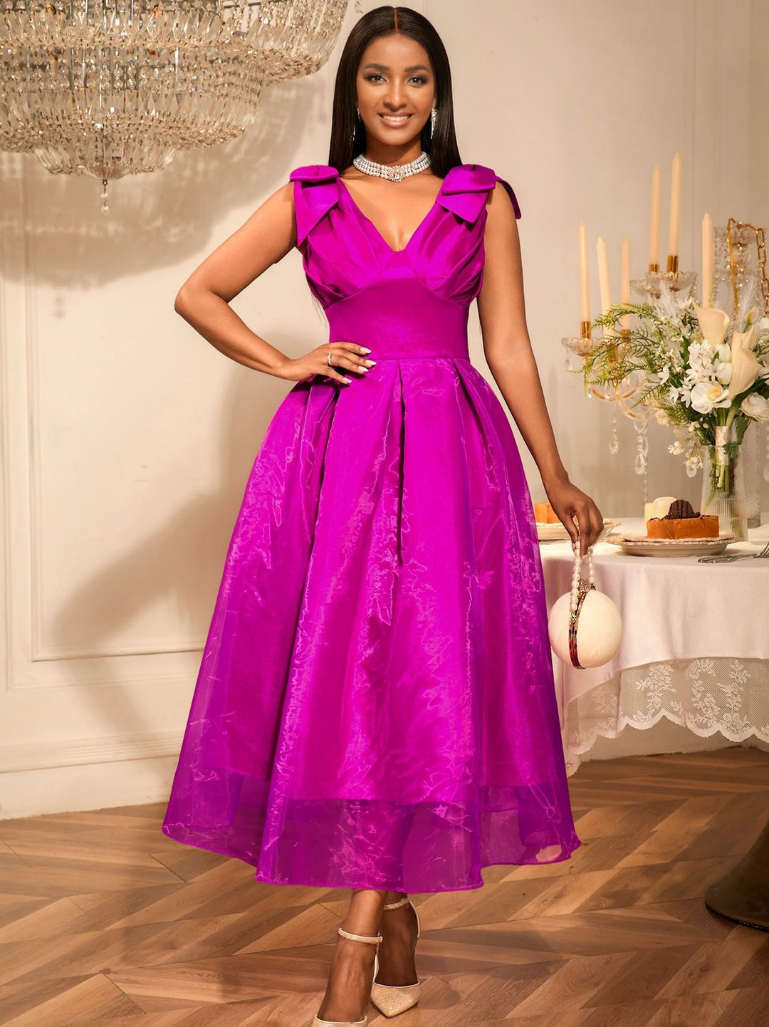 Damen Elegantes Abendkleid mit voluminösen Rüschen und tiefem V-Ausschnitt EB