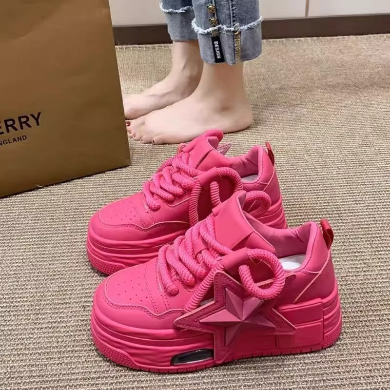 Damen modische Sneakers mit auffälliger Sternenapplikation und komfortabler Dämpfung EB