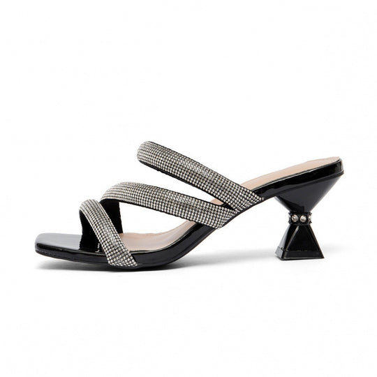 Damen Sandalen mit funkelnden Strassdetails und eleganter Blockabsatzform EB