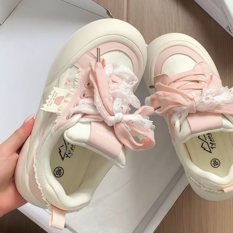 Damen Sneakers mit dekorativen Rüschen und verspielten Schleifen EB