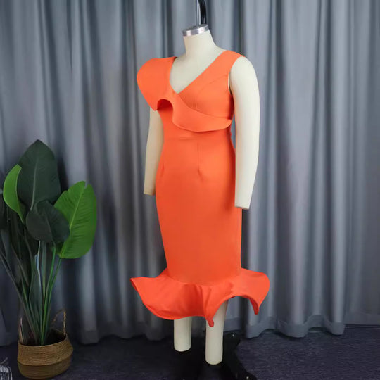 Damen Figurbetontes Kleid mit voluminösem Rüschenelement EB