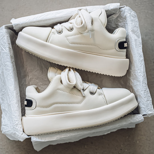 Damen Sneaker mit dicker Laufsohle und modischem Obermaterial EB