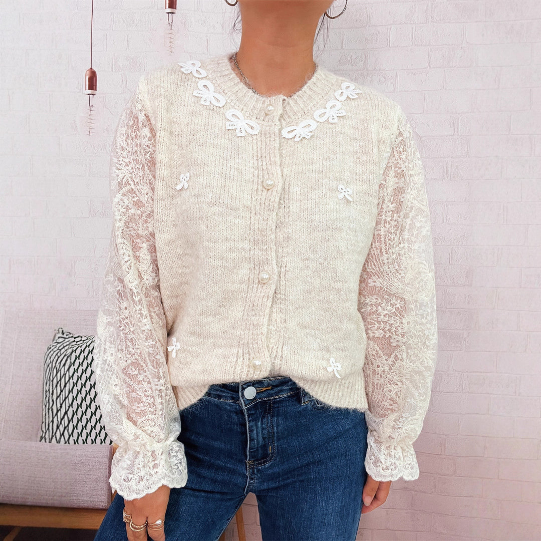 Damen Strickjacke mit romantischen Spitzendetails und eleganten Knopfverschlüssen EB