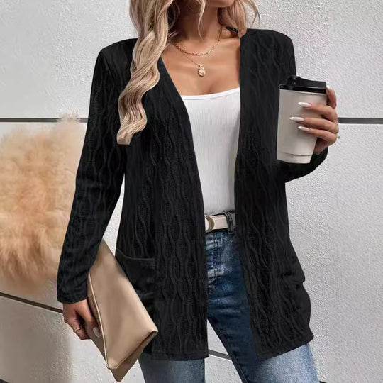 Damen Strickjacke mit raffiniertem Wellenmuster und praktischen Taschen EB