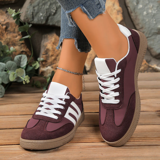 Damen Sneaker mit modischen Akzenten und rutschfester Sohle EB