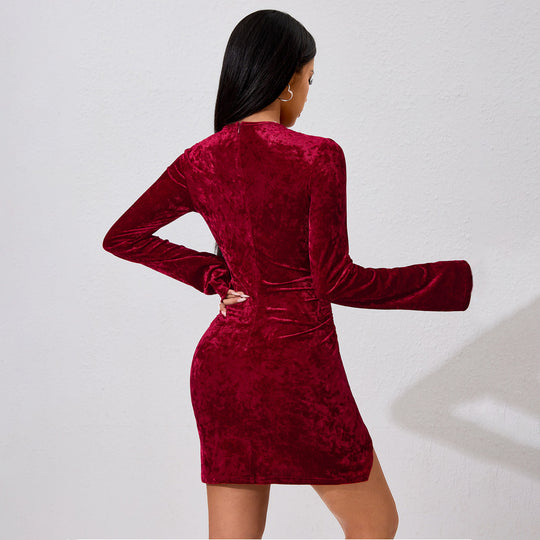 Damen figurbetontes Samt‑Minikleid mit geraffter Taille, Ring‑Detail am Ausschnitt und weiten Glockenärmeln Eichborn Berlin