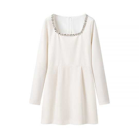 Damen elegantes Kleid mit schickem Rundhalsausschnitt und verzierter Detail EB