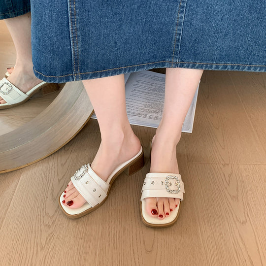 Damen Stilvolle Riemchen-Sandaletten mit elegantem Schmuckdetail EB