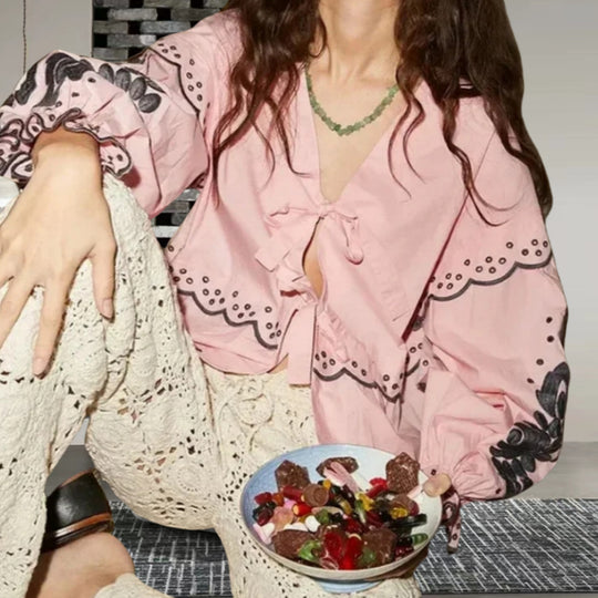 Damen Bluse mit Spitzenaufsatz und lässigem Schnitt EB