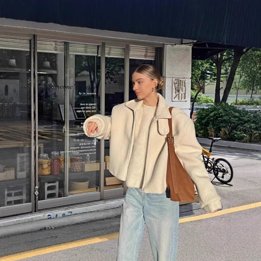 Damen kuschelige und stylische Kurzjacke EB