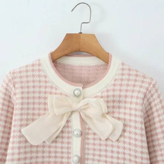 Damen Cardigan mit dekorativen Details und charmantem Schalkragen EB