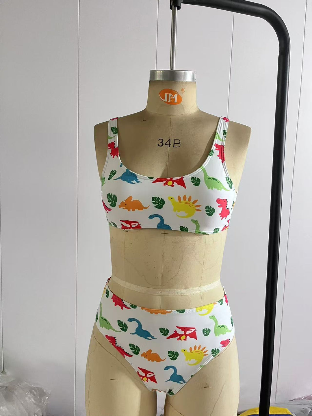 Damen Sport-Bikini mit verspieltem Dinosaurier-Muster EB