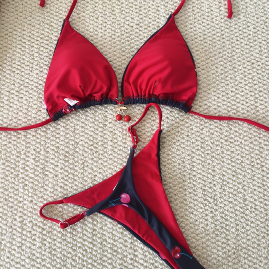 Damen Bikini-Set mit fröhlichem Kirschmuster und regulierbaren Spaghettiträgern EB